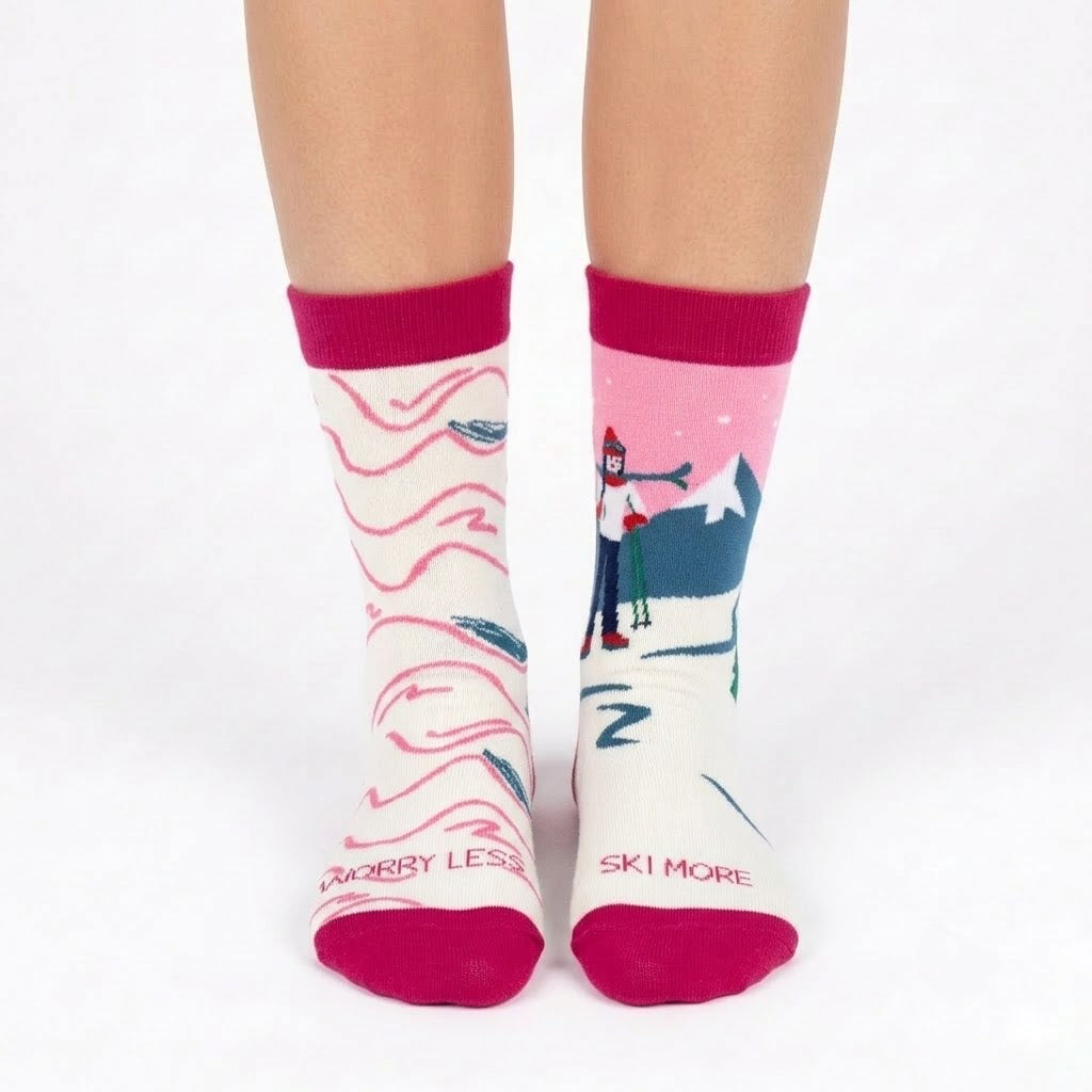 Women's Ski Mountain Crew Socks – Cozy Winter Outdoor Snowboard Socks with Scenic Alpine Design
