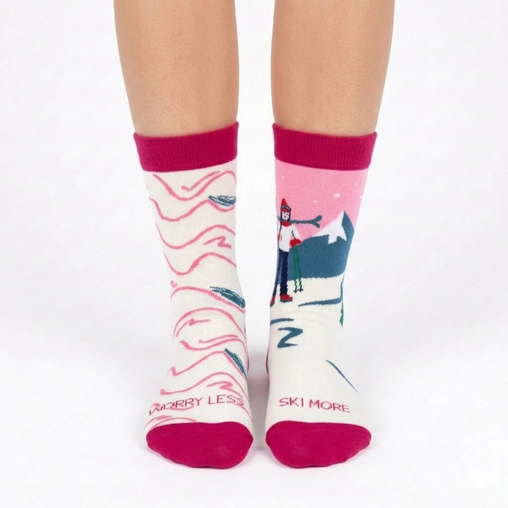 Women's Ski Mountain Crew Socks – Cozy Winter Outdoor Snowboard Socks with Scenic Alpine Design